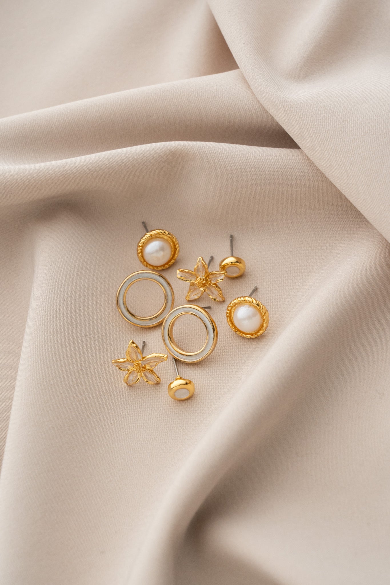 Set X4 Aretes Flor Y Perlas