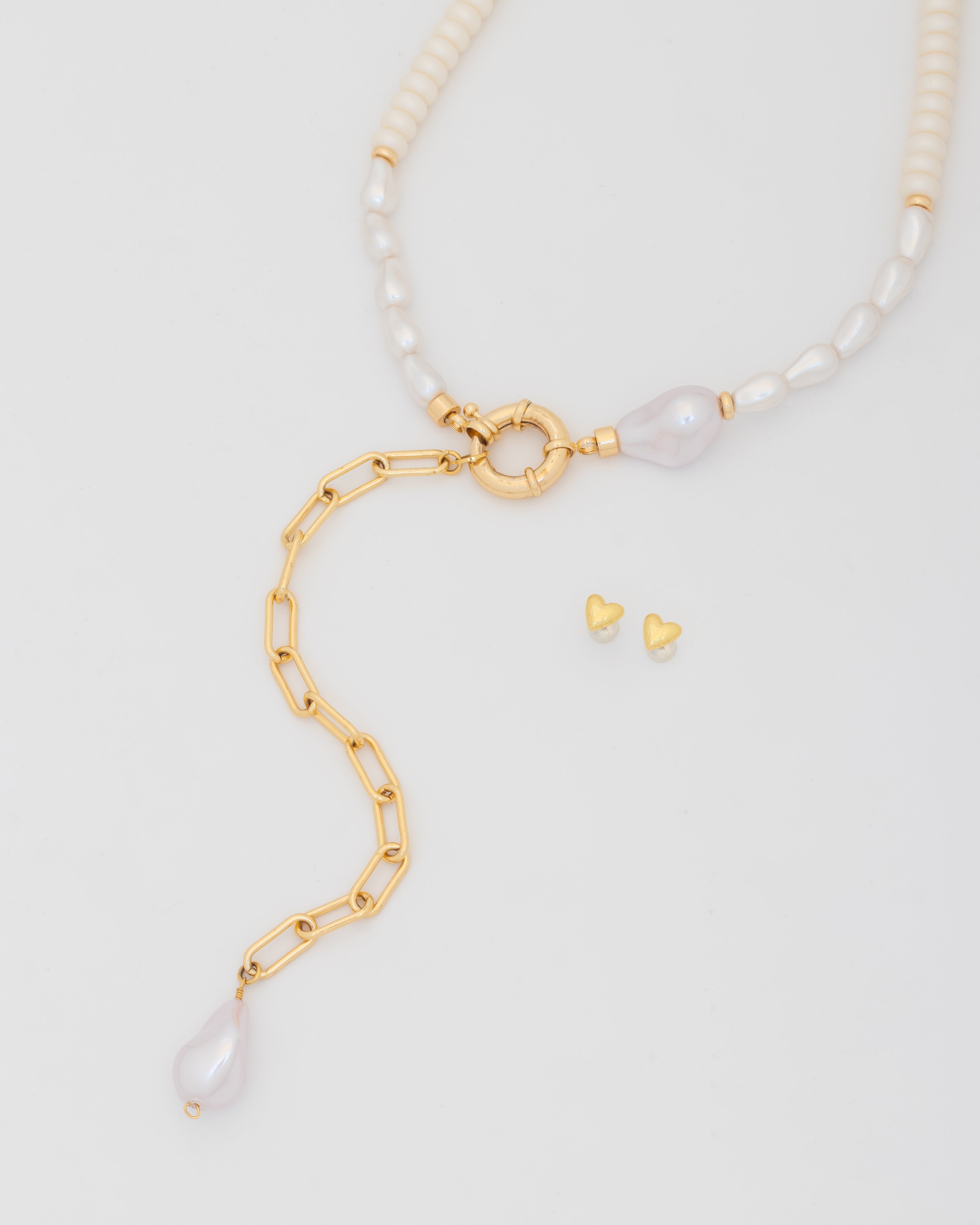 Collar Corbatín Corazón Perla + Aretes