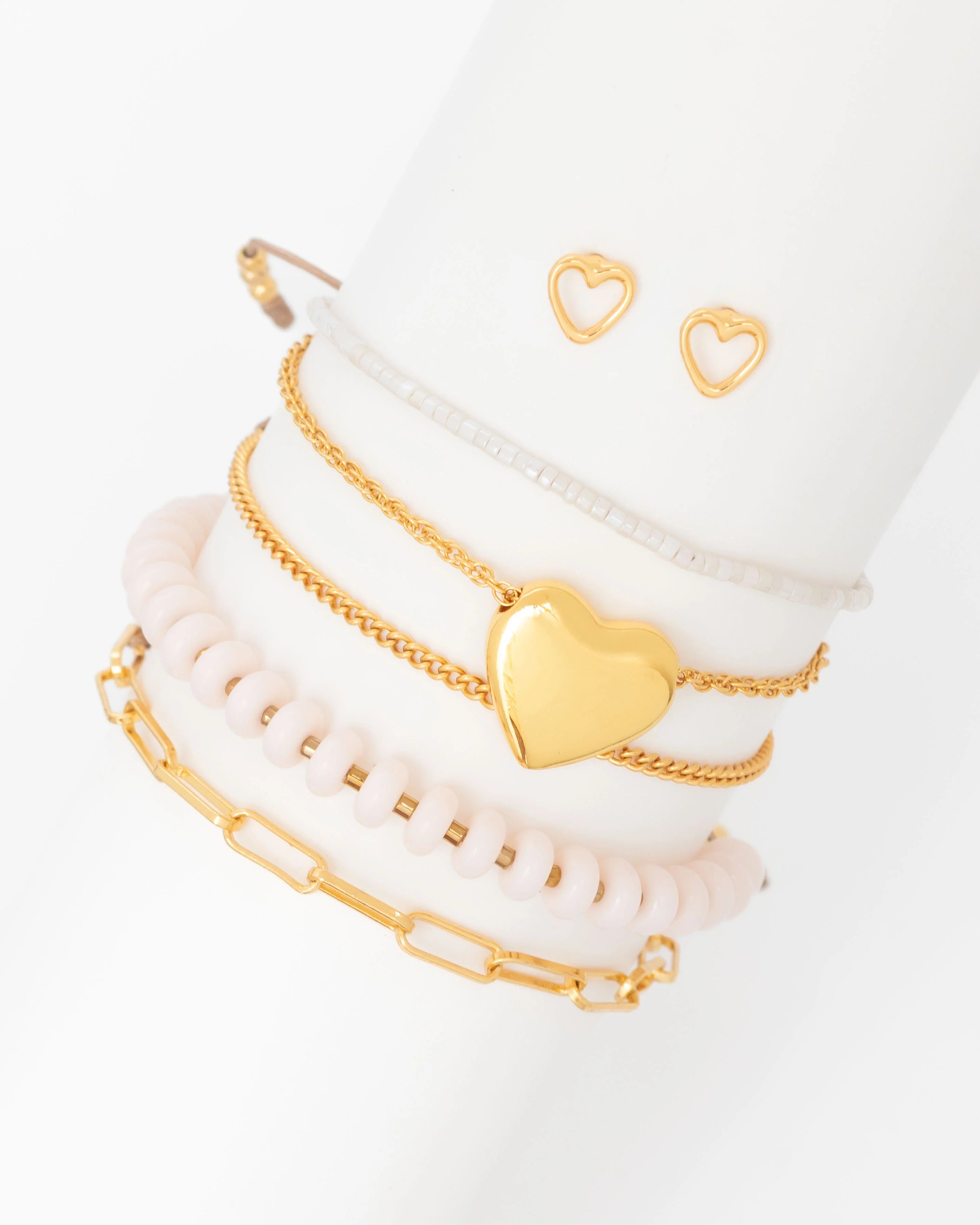 Set x5 Pulseras Corazón Beige + Aretes