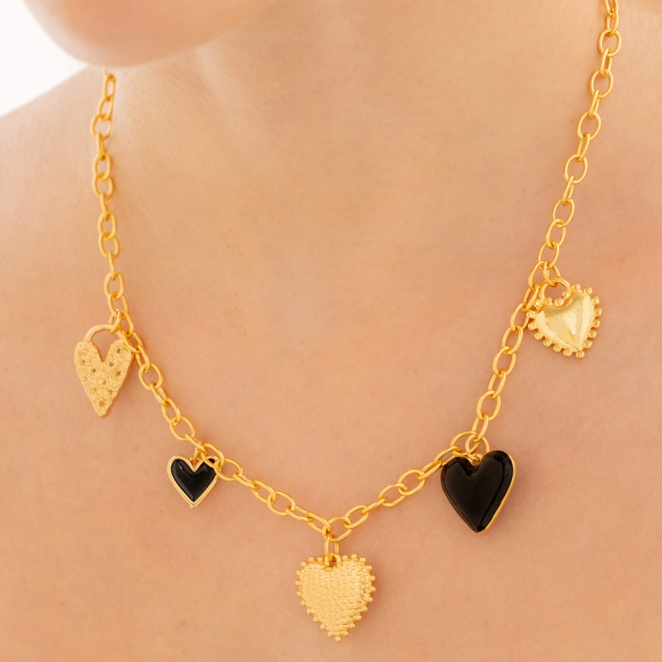 Collar Multicharms Corazones + Aretes