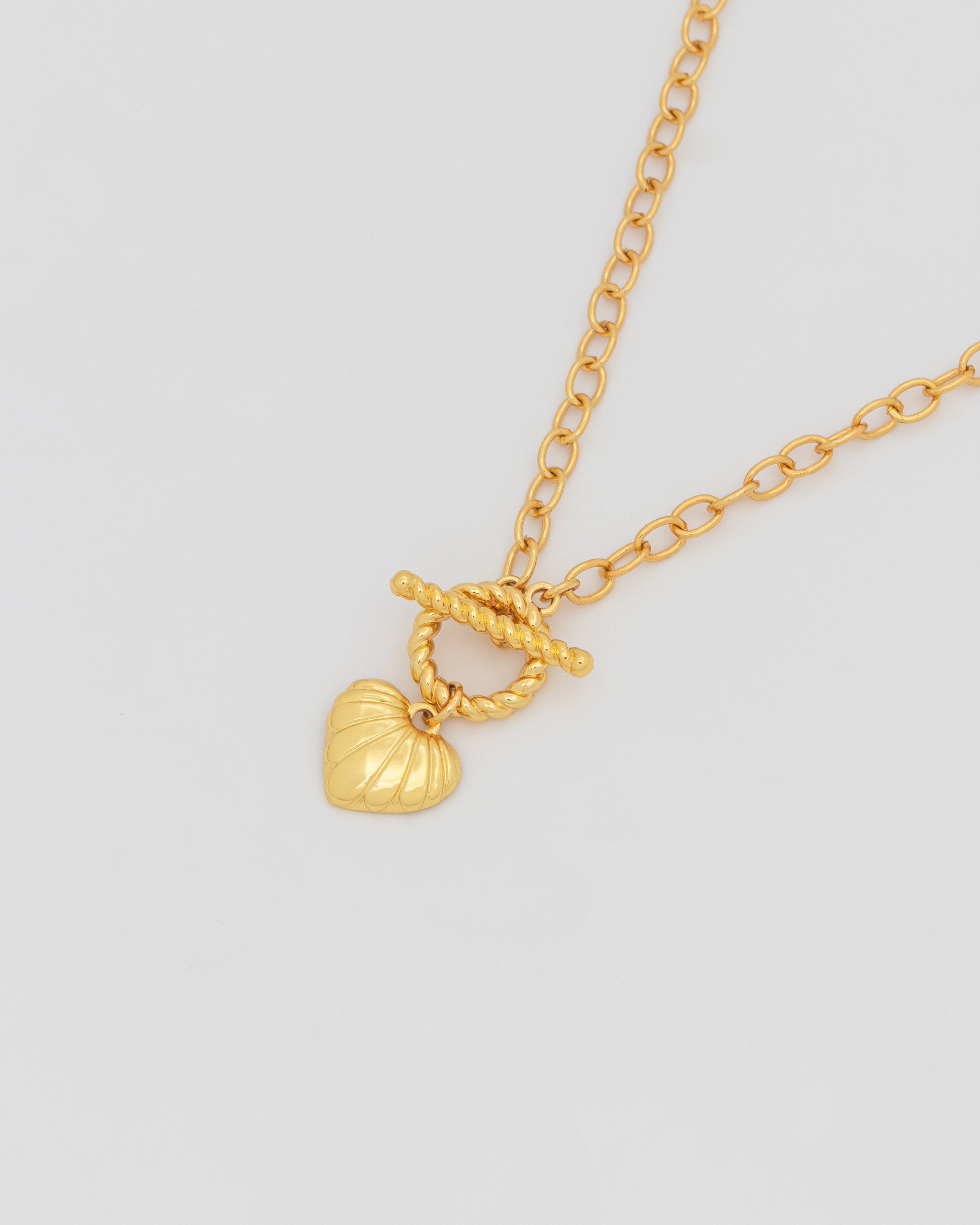 Collar Broche Corazón Oro